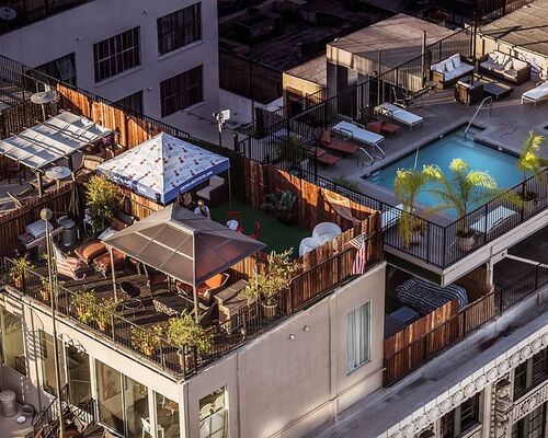 building-downtown-house-real-estate